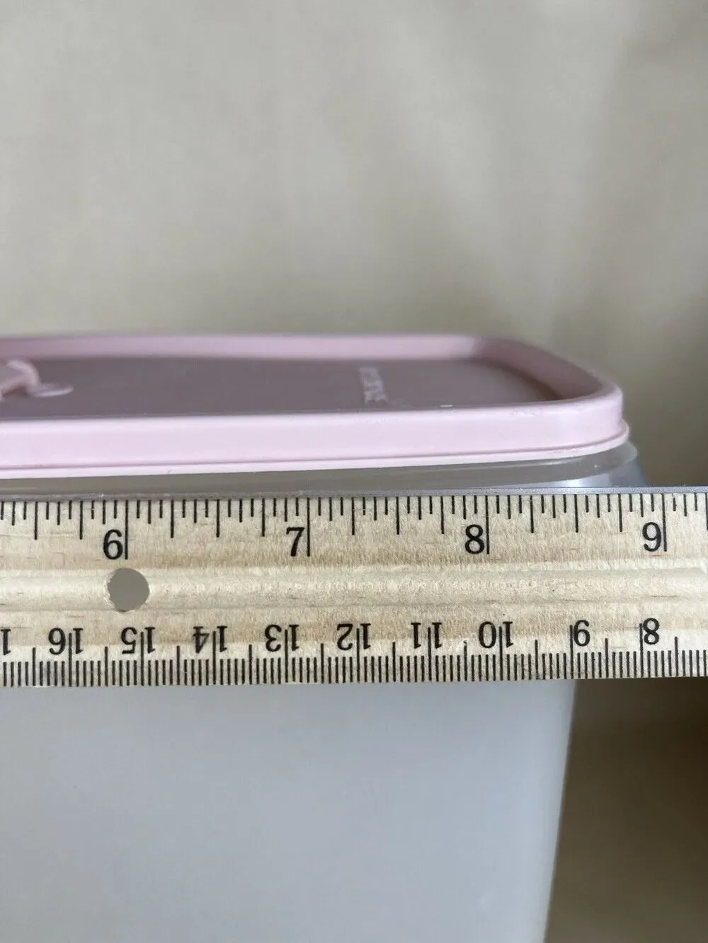 VTG Tupperware 469-6, 1588-3 Pour & Store Cereal Keeper Pink Lid TIGHT No Yellow